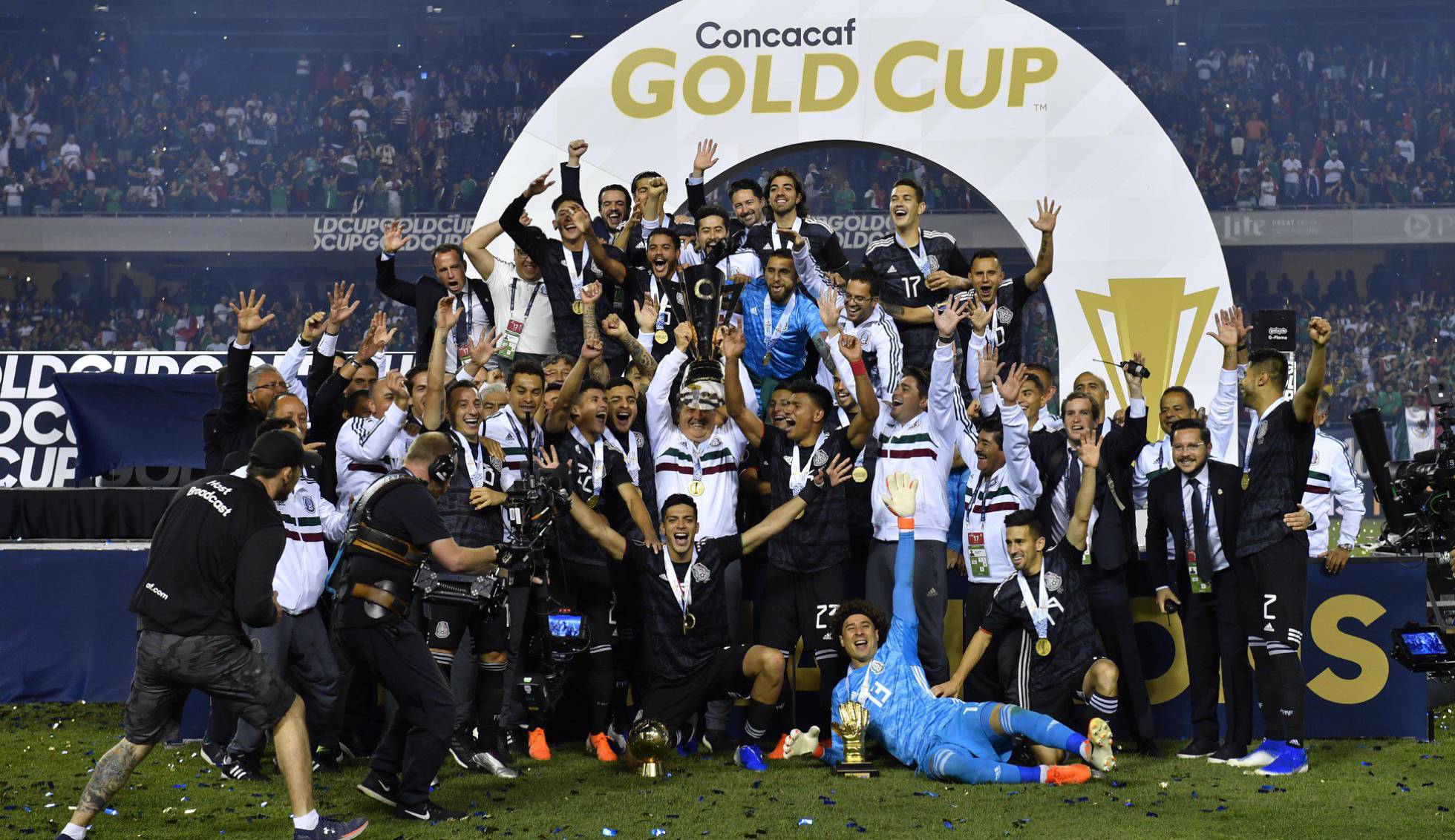 mexicanos celebran titulo copa oro