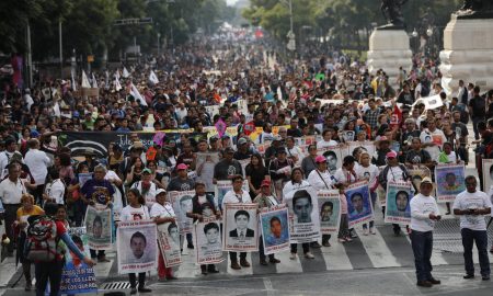 1 marcha por 43 estudiantes Ayotzinapa Mexico