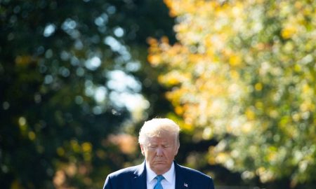 Donald Trump en jardines de la Casa Blanca