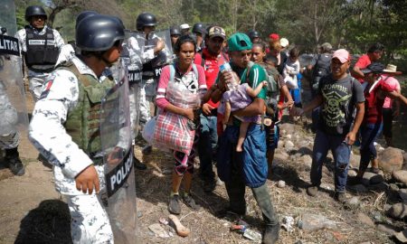 agentes mexicanos impiden entrada de migrantes