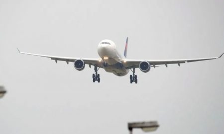 american delta y united airlines suspenden vuelos a china por coronavirus