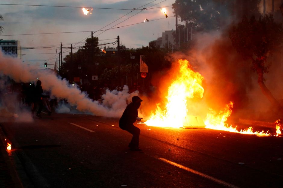 manifestantes en Atenas