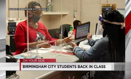 escuelas de Birmingham vuelven a clases combinadas