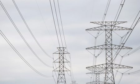 red electrica enfrenta demandas texas