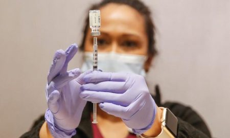 EE.UU. autoriza reanudar "de inmediato" la vacunación con J&J