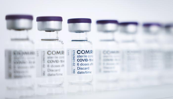 BioNTech gana 1.128 millones hasta marzo por la vacuna anticovid junto a Pfizer