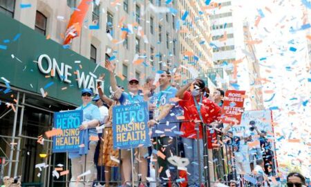 Nueva York celebra el fin de las restricciones con un desfile sin mascarillas