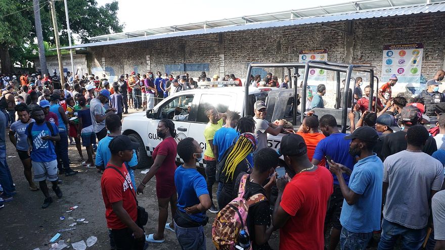 Unos 2.000 migrantes, muchos haitianos, siguen varados en sureste de México