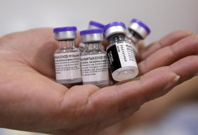 EE.UU. compra otros 200 millones de dosis de la vacuna de Pfizer