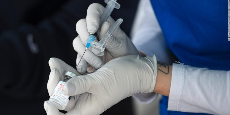 La pandemia ya es delta en EEUU y el Gobierno no descarta tercera dosis
