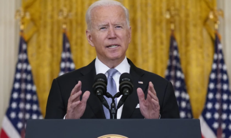 Biden defiende la retirada de Afganistán y culpa del caos al Gobierno afgano