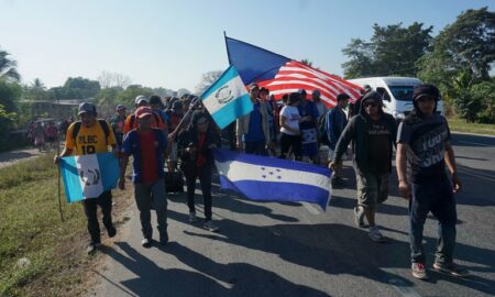 Una nueva caravana de migrantes parte del sur de México rumbo a EE.UU.