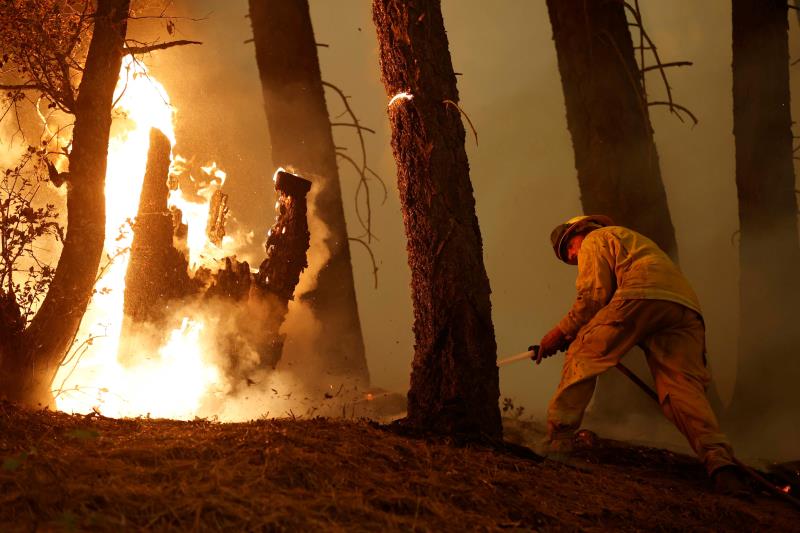 El gigantesco incendio de California ya ha quemado más de 500 viviendas