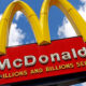 McDonald's ahora requiere mascarillas para clientes y personal