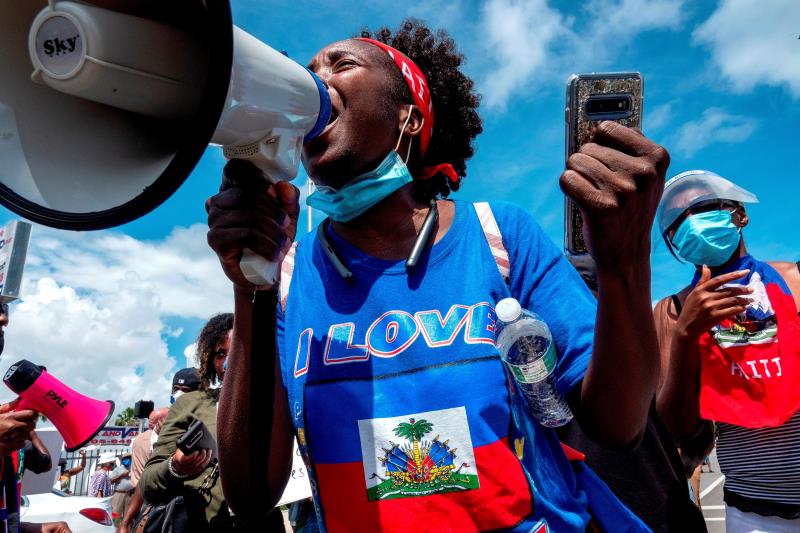Haitianos de Miami se sienten traicionados por expulsiones de compatriotas