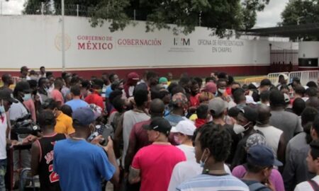 Migrantes marchan y realizan bloqueos en el sur de México