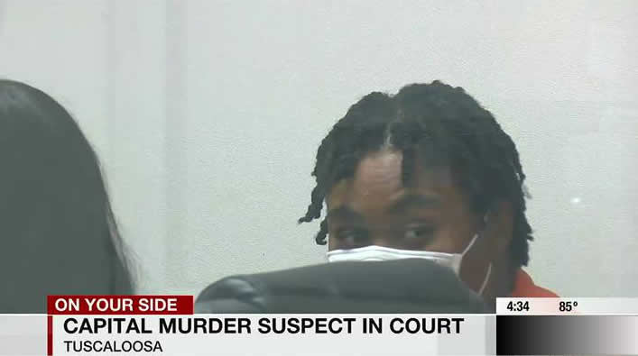 Mujer acusada de matar a su pareja y herir a su bebé aparece en la corte