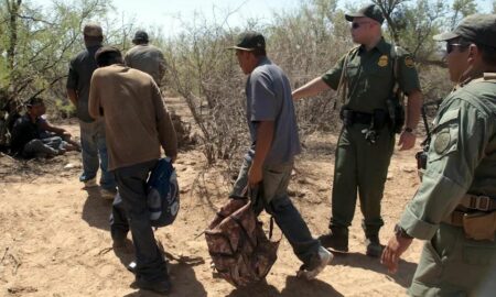 Agentes fronterizos rescatan a siete migrantes cerca de frontera con México