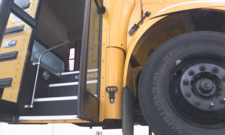 Escuelas de la ciudad de Hoover buscan contratar conductores de autobús