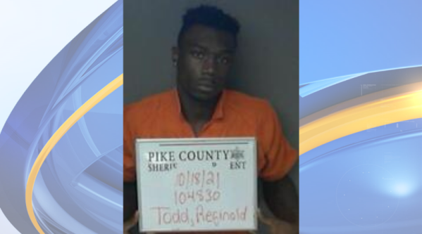 Jugador de fútbol de Troy arrestado en relación con tiroteo en el estadio Ladd-Peebles