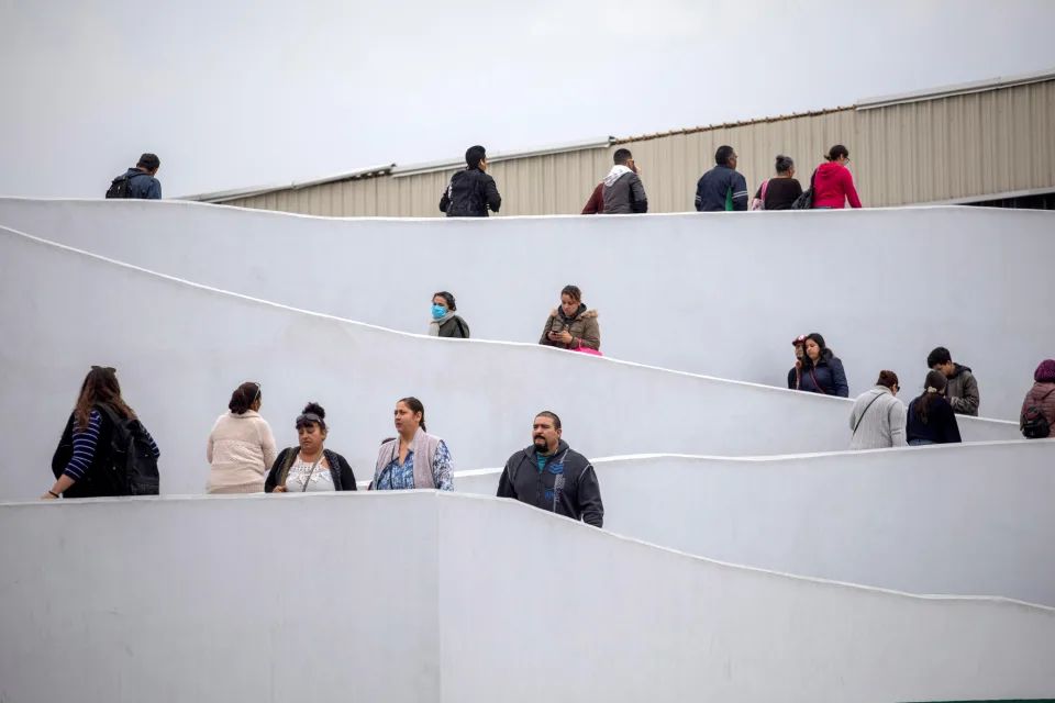 Prevén un desastre humanitario en frontera con regreso de "Quédate en México"