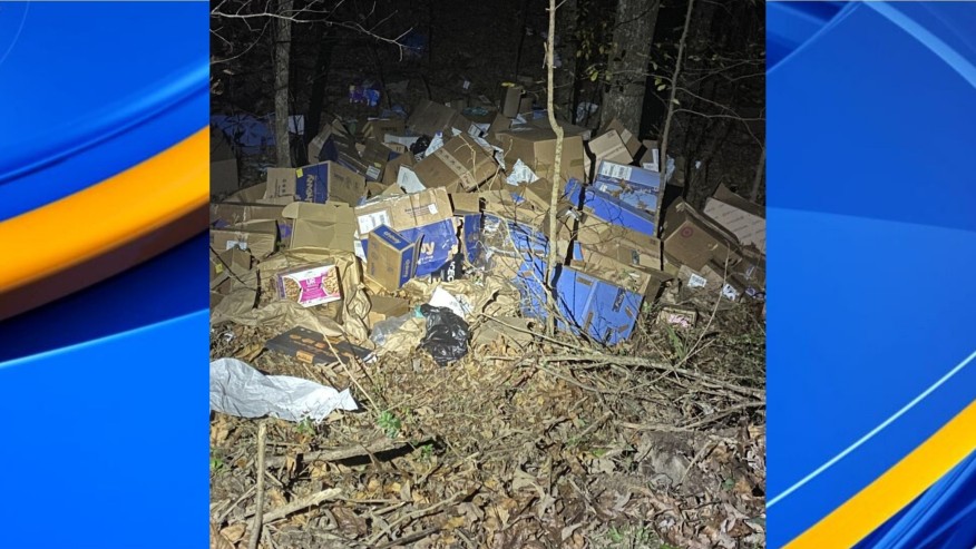 Conductor de FedEx identificado, interrogado en caso de paquetes "300-400" encontrados en bosques de Alabama