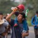 La caravana migrante que avanza por la mexicana Veracruz cada vez más cansada