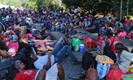 Miles de migrantes exigen con bloqueos regularizar su estancia en México