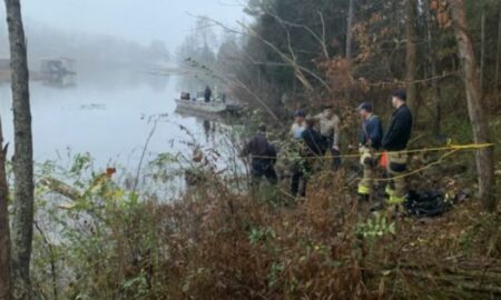 Un muerto en un accidente que dejó un vehículo en el lago Tuscaloosa