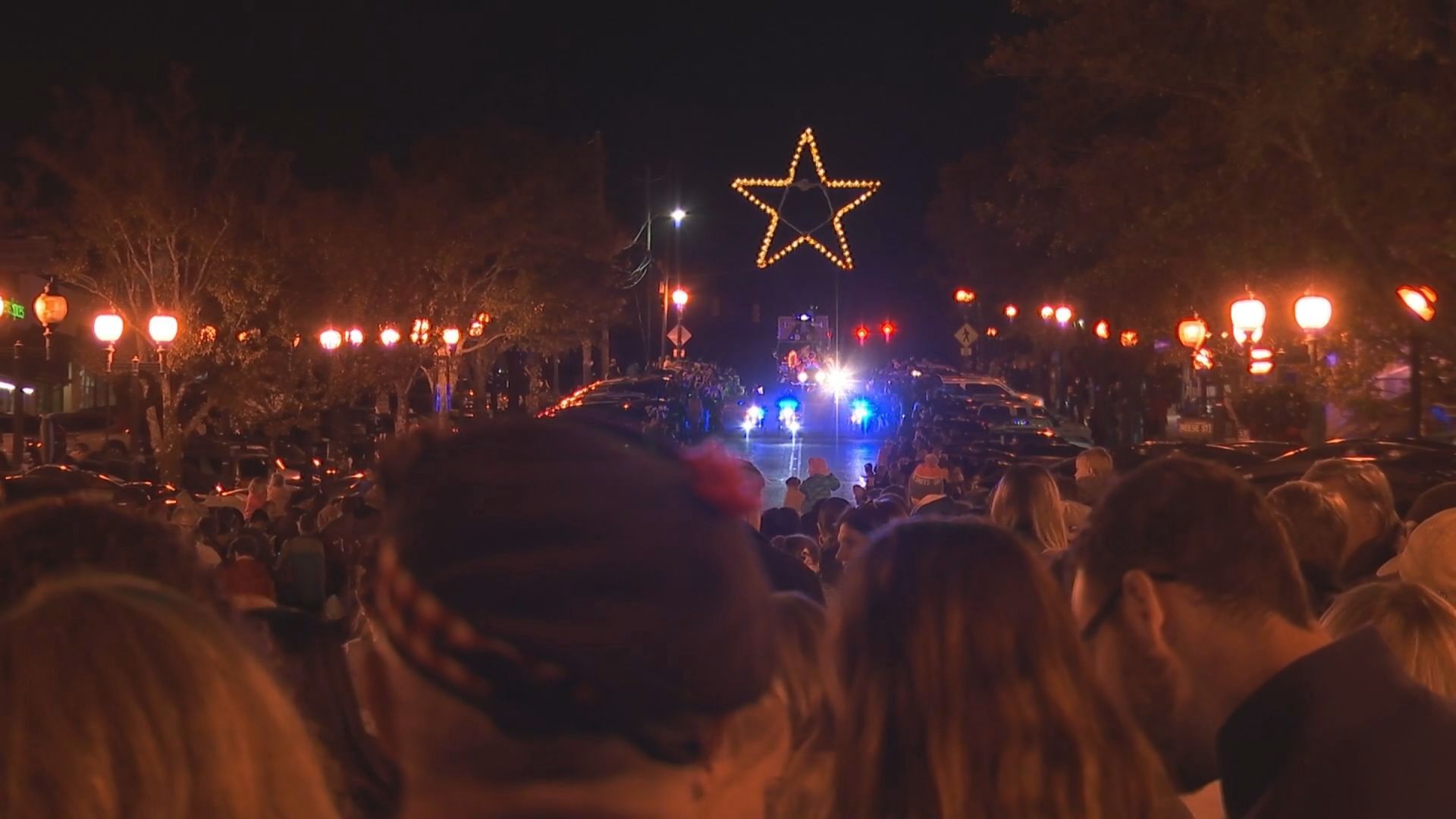 Homewood celebra las fiestas con un desfile navideño por la ciudad