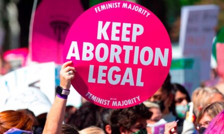 El Supremo de EE.UU. permite a clínicas desafiar el veto al aborto de Texas