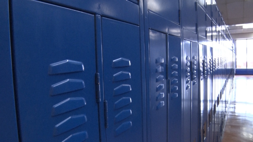 Armas de fuego encontradas en 2 escuelas de Montgomery; estudiantes detenidos