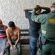 Agentes fronterizos detienen a 60 indocumentados en casa de seguridad