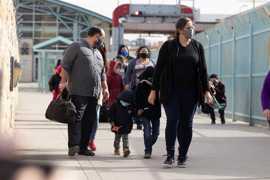 Más de 26.500 solicitantes de asilo figuran en listas de espera en frontera