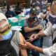 México sigue sin llegar a la cobertura plena tras un año de vacunación