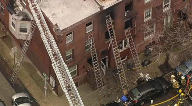 Trece muertos, 7 de ellos niños, en incendio de edificio en Filadelfia (EEUU)