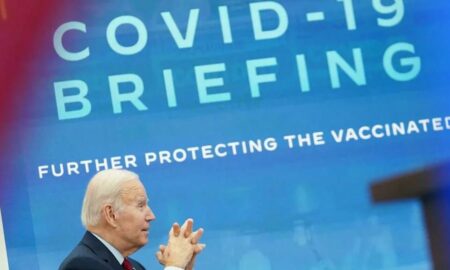 El Supremo de EEUU bloquea el mandato de vacunación de Biden para empresas