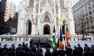 Cientos de policías despiden en Nueva York a colega dominicano muerto en tiroteo
