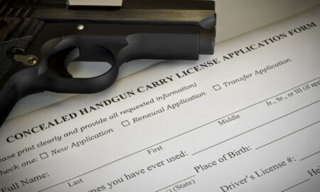 Proyecto de ley de Alabama avanza para permitir armas de fuego ocultas sin permiso