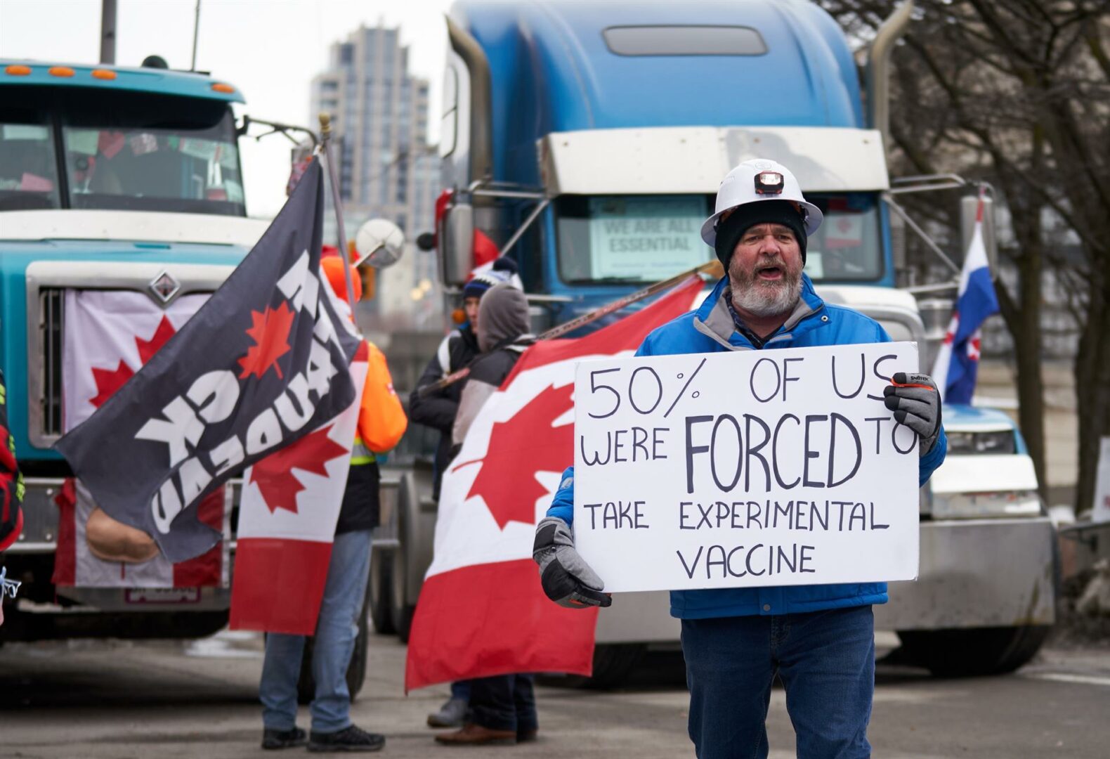 Canadá se prepara para acabar con el bloqueo en la frontera de los camioneros