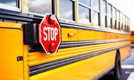 Autobús escolar del condado de Shelby involucrado en "hit and run"