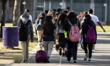 California, Oregón y Washington anuncian fin de orden de máscaras en escuelas