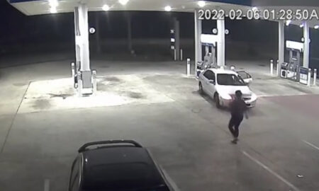 Atropellan a mujer embarazada con su propio auto durante robo