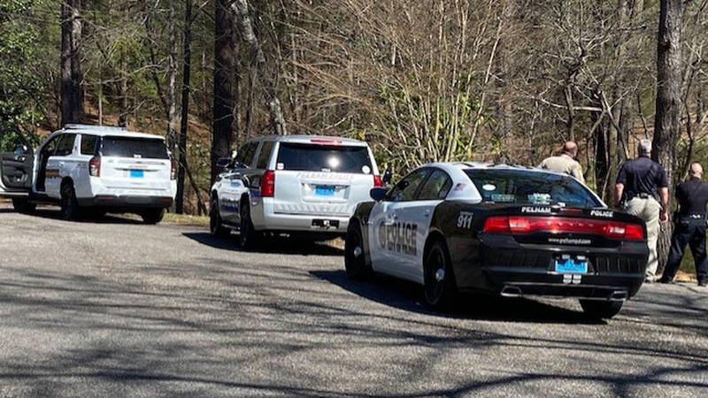 Detienen a estudiante de Oak Mountain acusado de llevar un cuchillo a la escuela