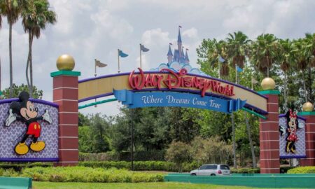 Cuatro empleados de Disney entre más de 100 detenidos por trata de personas