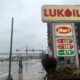 La sombra del boicot a Rusia planea sobre las gasolineras de Lukoil en EE.UU.