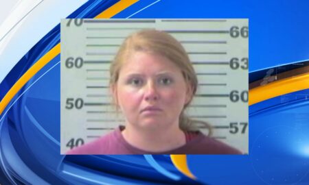 Maestra del sur de Alabama acusada de 'acto sexual' con estudiante