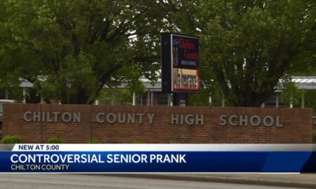 Estudiantes de secundaria del condado de Chilton reaccionan al 'castigo severo' luego de una broma de último año