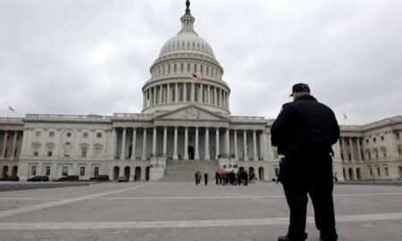 Evacúan brevemente el Capitolio de EE.UU. por falsa alarma de amenaza aérea
