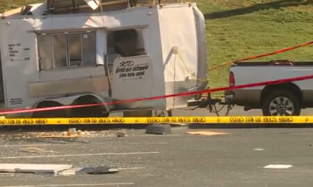 Tanque de propano del remolque de un camión de comida en Forestdale, explotó